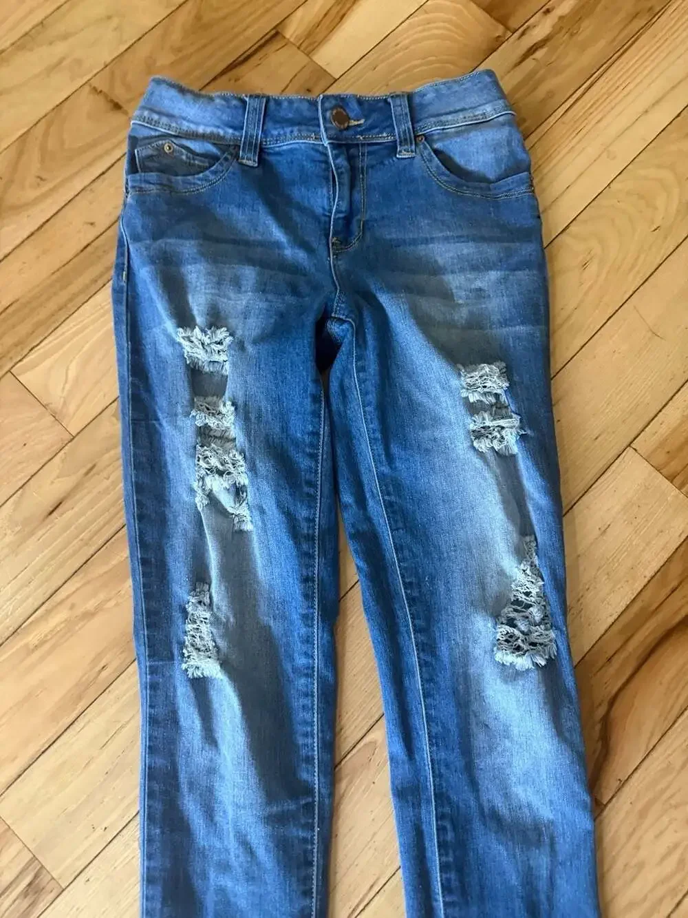 Wanna Betta Butt YMI Mid Rise Distressed Ripped Skinny Jeans Size 3